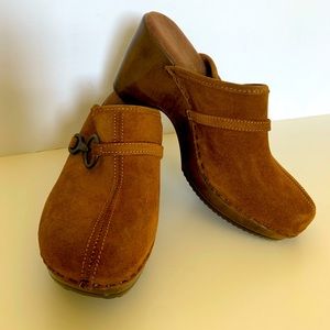 Nine West Women’s Clogs